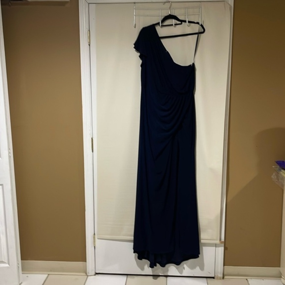 Mac Duggal Women's Ruffled One Shoulder Gown Size 14 - Picture 5 of 15